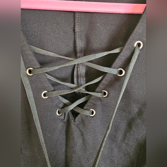 Vixen Miss Kitty Lace up top - Picture 4 of 6